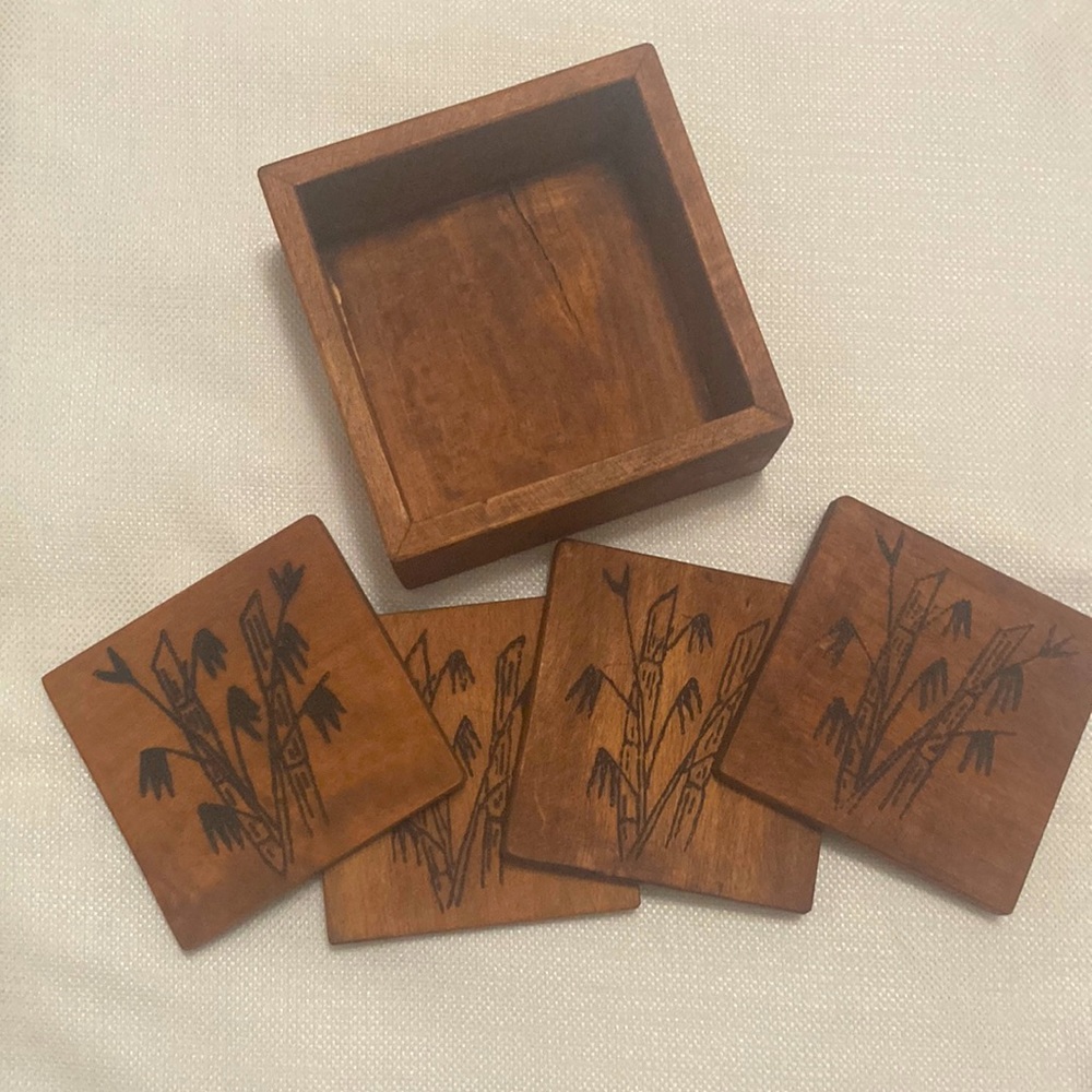 Solid Wood Coasters in Bamboo design set of 4 with holder